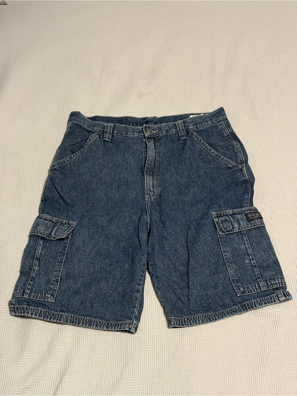 Wrangler Authentic Issue Denim Cargo Shorts Men’s 32 Baggy Jorts Y2K